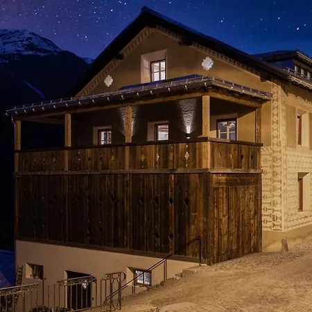 Ein Kraftort Und Architektonisches Juwel Ardez