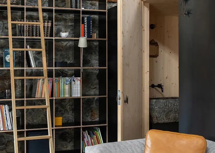 Ein Kraftort Und Architektonisches Juwel Ardez