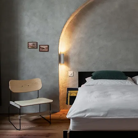 Ein Kraftort Und Architektonisches Juwel Villa Ardez