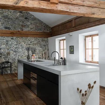 Ein Kraftort Und Architektonisches Juwel וילה Ardez