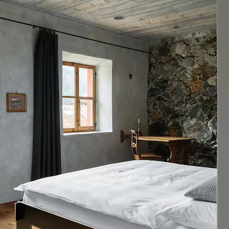 Ein Kraftort Und Architektonisches Juwel וילה Ardez
