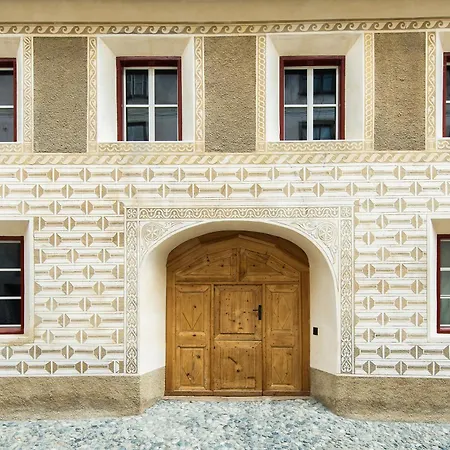 Ein Kraftort Und Architektonisches Juwel וילה Ardez